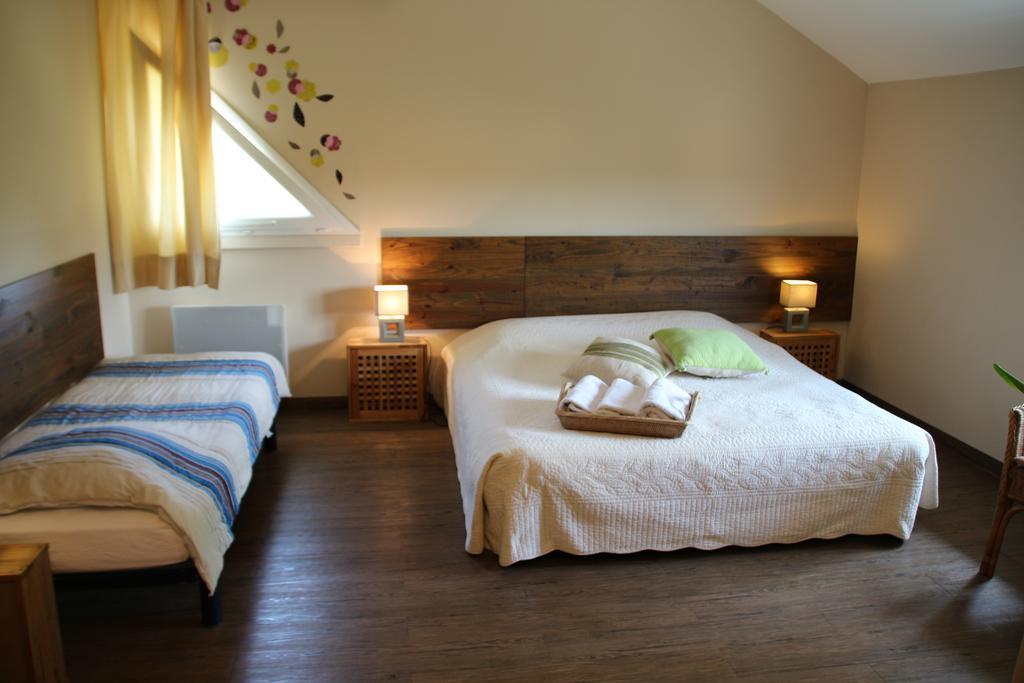 Chambres D'Hotes Domaine De Compostelle Casteide-Candau Bagian luar foto