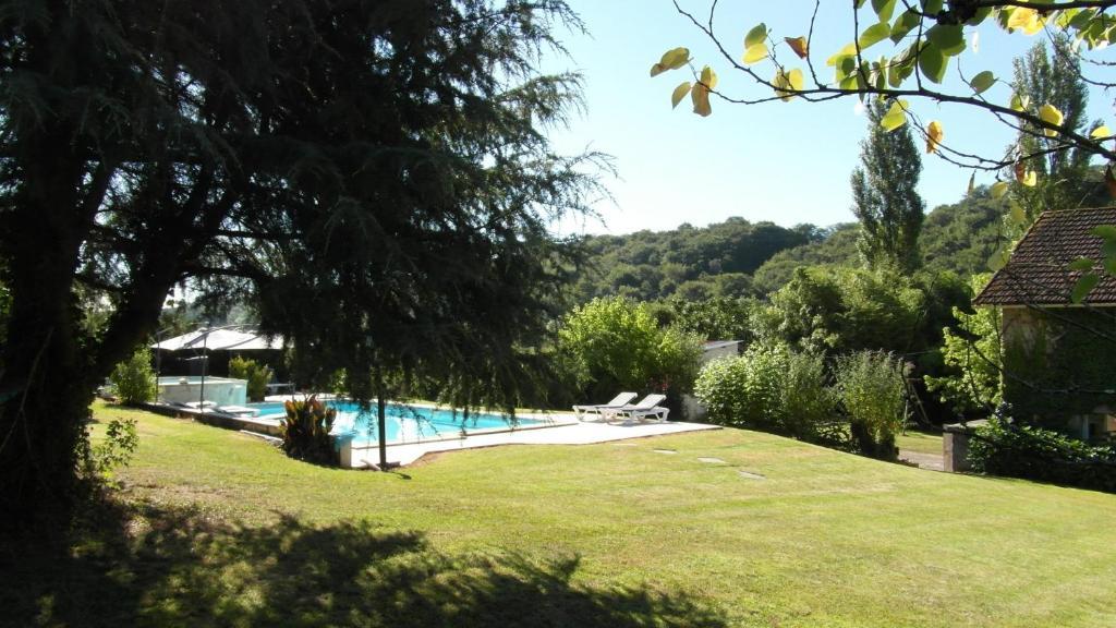 Chambres D'Hotes Domaine De Compostelle Casteide-Candau Bagian luar foto